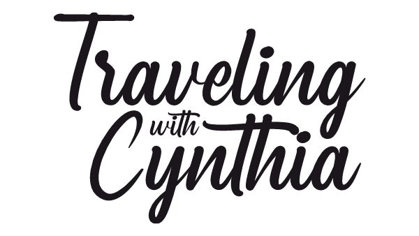 Logo Traveling With Cynthia